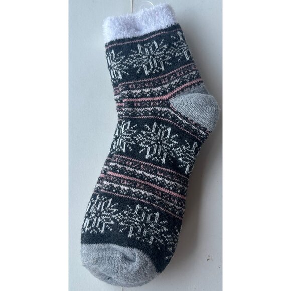 Lot of 2 Ankle and Short Crew Christmas Winter Cozy Socks A New Day/Old Navy - Picture 2 of 13